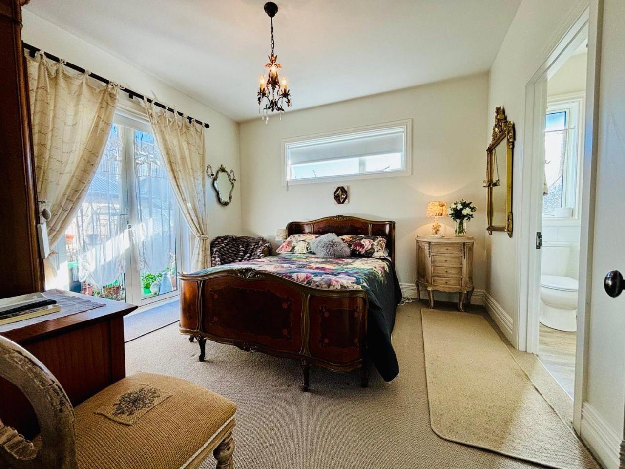 Papanui Paris Inspired Apartment Christchurch Exterior photo